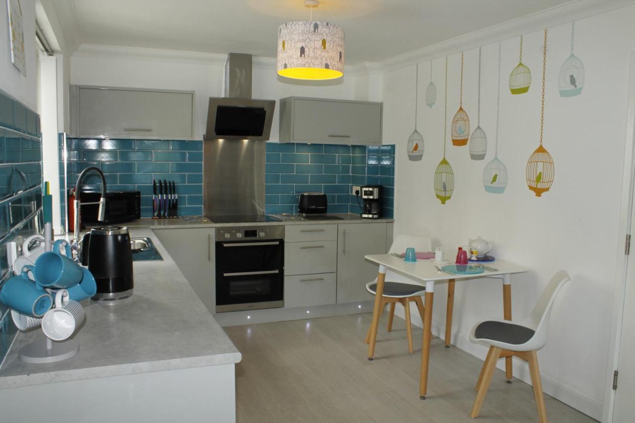 Bonnie's Apartment, Adults Only Apartment *